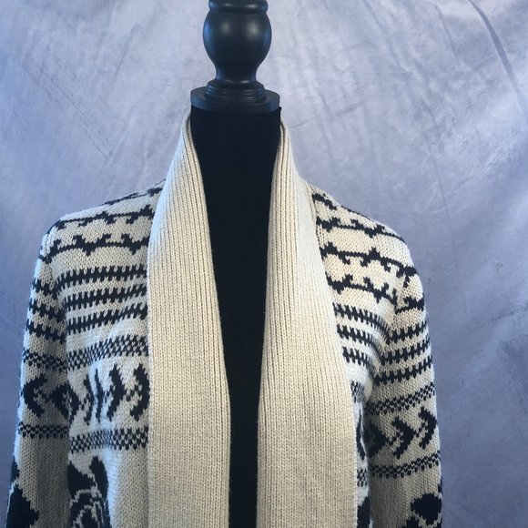 Schaffer Rose Print Cardigan - Super Warm! - Picture 2 of 6